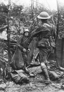 Un soldat allemand se rend, Aisne, France, Première Guerre mondiale, 18 juillet 1918