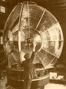 Lanterne de phare avec lentilles à éclats de groupe, c1930 - Unbekannt