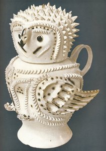 Chouette en grès salé utilisée comme pichet, la tête comme tasse, vers 1730-1755, 1913