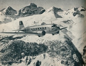 Un avion Swissair volant près de l