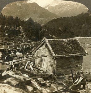 Un moulin en bois et une meule à eau, sur la rivière Stalheims, Naerodal, Norvège, vers 1905 - Unbekannt