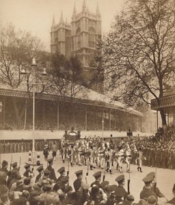 Acclamé par des milliers à Westminster, 12 mai 1937