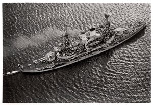 Vue aérienne du cuirassé allemand SMS Schlesien, depuis un Zeppelin