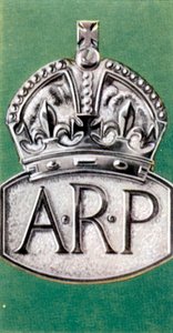 Précautions contre les raids aériens, carte de cigarette, britannique, 1938