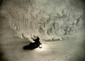 Une grotte de glace en hiver, c1908, 1909