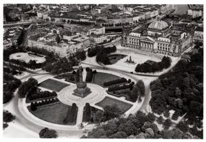 Vue aérienne de la Königsplatz, Munich, Allemagne, depuis un Zeppelin, vers 1931 1933 - Unbekannt
