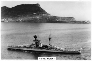 Cuirassé HMS Revenge au large de Gibraltar