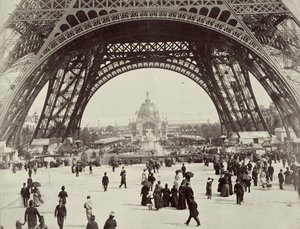 Sous la tour Eiffel, Paris, 1889