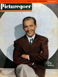 Bing Crosby 1903-1977, chanteur et acteur américain, 1944