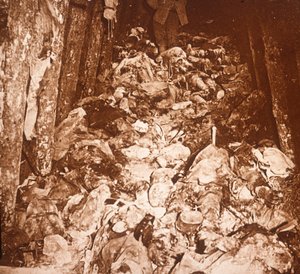 Corps dans les tunnels sous le Mont Cornillet, Champagne, nord de la France, vers 1917 - Unbekannt