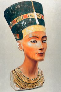 Buste de Néfertiti, reine et épouse du pharaon égyptien Akhenaton Amenhotep IV