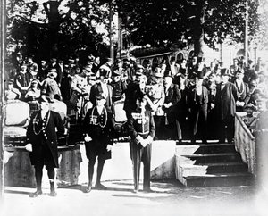 Cérémonie avec dignitaires et officiels, vers 1914-1918