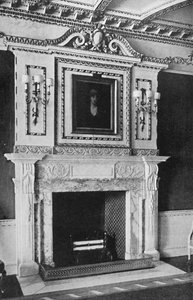 Cheminée dans le salon rouge, Raynham Hall, Norfolk, 1927