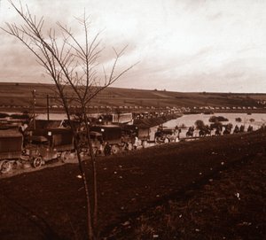 Colonne de camions, Verdun, nord de la France, vers 1914-1918