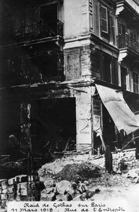 Dégâts après un raid des bombardiers Gotha allemands, Paris, 11 mars 1918 - Unbekannt