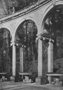 Détail de la colonnade et des fontaines, Temple de la Musique, Versailles, France, 1924 - Unbekannt