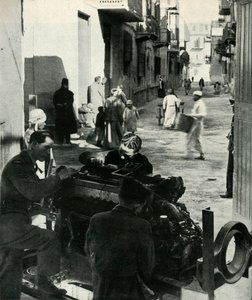 Dispersé dans les ruelles du Caire, une petite industrie... 1942-1943, 1945