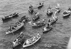 Garçons plongeant à Las Palmas, Grande Canarie, Îles Canaries, Espagne, 20ème siècle