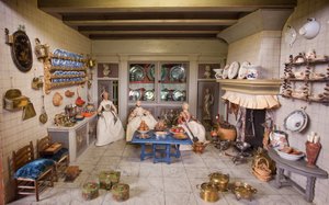 Cabinet de maison de poupée
