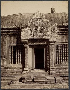 Porte à travers une enceinte intérieure, Angkor Wat, Cambodge - Unbekannt