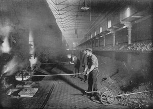 Dessiner des cornues à la main, South Metropolitan Gasworks, Peckham, Londres, 1903