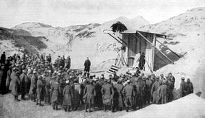 Messe de Pâques dans les dunes sur les plages de Belgique par la mer du Nord, Première Guerre mondiale, 1915