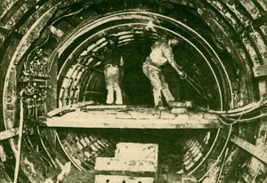 Agrandissement des tunnels sur le City and South London Railway, montrant les nouveaux et anciens diamètres