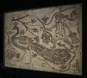 Panneau de mosaïque au sol : Vendangeur avec paon, 5ème siècle - Unbekannt