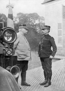 Généraux français de la Première Guerre mondiale Joseph Joffre et Ferdinand Foch, Flandres, 1914