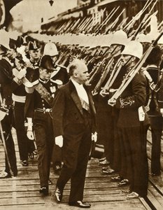 Le président français Raymond Poincaré avec Édouard, prince de Galles, à Portsmouth, juin 1913, 1935 - Unbekannt