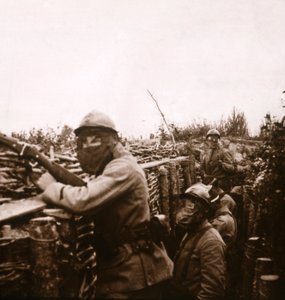 Alerte au gaz dans les tranchées, Champagne, nord de la France, 1916