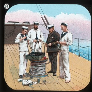 Préparation de la lumière électrique -- H.M.S. Édimbourg, vers 1900