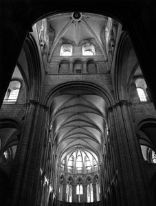 Art gothique : les voûtes de la nef et du chœur. Église Saint-Étienne, Caen (Calvados)