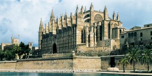 Art gothique : vue de la cathédrale de Sainte-Marie, Palma de Majorque. 1260-1630, Palma de Majorque (Majorque), Espagne
