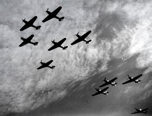 Hawker Hurricanes volant en formation, Bataille d