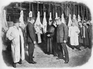 Inspection de la viande au marché de Smithfield, Londres, vers 1903