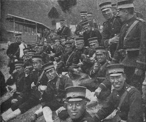 Soldats japonais en route vers le front : le repas de midi de thé et de riz, 1904-1905, 1907 - Unbekannt
