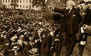 Keir Hardie fait un discours à Trafalgar Square, Londres, 2 août 1914, 1933