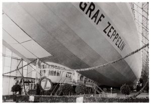 Cérémonie de lancement du Zeppelin LZ127 Graf Zeppelin, Friedrichshafen, Allemagne, 9 juillet 1928, 1933