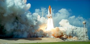 Lancement de la navette spatiale Challenger depuis le Kennedy Space Center, Floride, USA, 1985