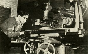 Apprenant son métier, vers 1948 - Unbekannt