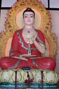 Pagode bouddhiste Linh An. Statue du Bouddha de la Médecine (Bhaisajyaguru). Dalat, Vietnam