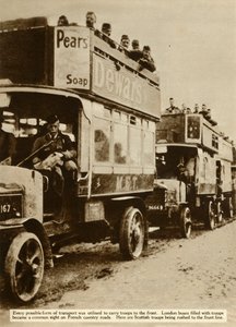 Bus londoniens transportant des troupes écossaises au front, Première Guerre mondiale, 1914, 1935