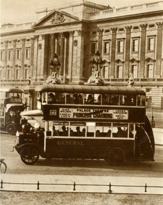 Le nouveau bus tout temps de Londres, 1927, 1935