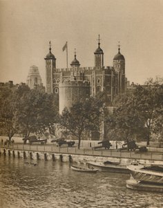 Les plus anciens et les plus récents bâtiments publics de Londres depuis Tower Bridge, c1935