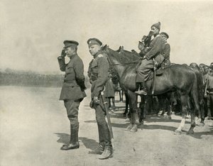 M. Kerensky saluant les troupes, juillet 1917