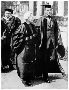 Marie Curie, physicienne franco-polonaise en 1921