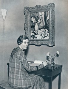 Marie Ney dans son appartement, vers 1934
