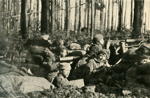 Mitrailleuse Maxim en action sur le front britannique, Première Guerre mondiale, 1915, vers 1920