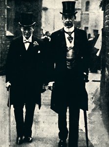 M. Lewis Harcourt et M. Churchill, vers 1900, 1945